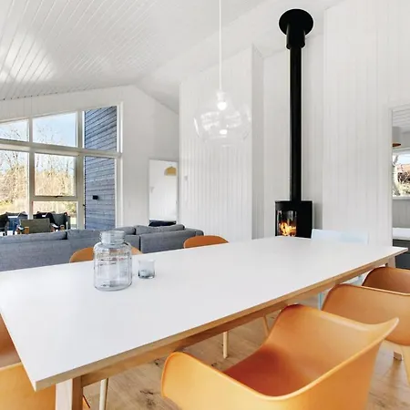 Four-bedroom In * Glesborg