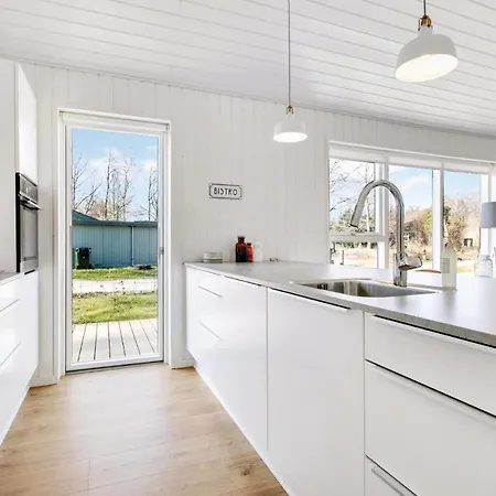 Four-bedroom In Tatil Evi Glesborg